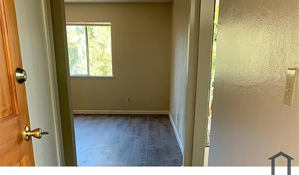 3809 Buell St #B — Photo 8