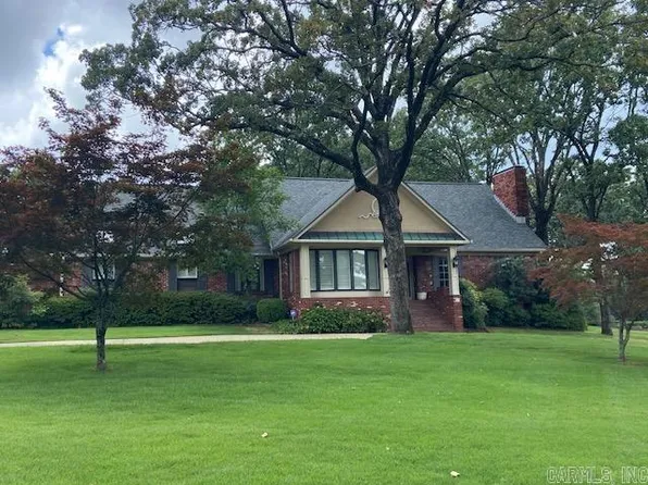 84 Robinwood Dr, Little Rock, AR 72227