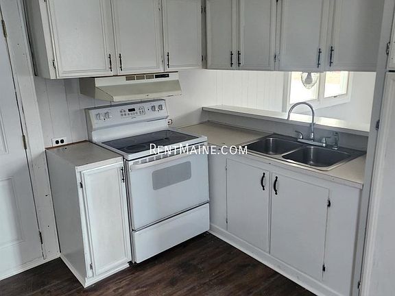 2nd image of 681 Main Rd N Trailer 4