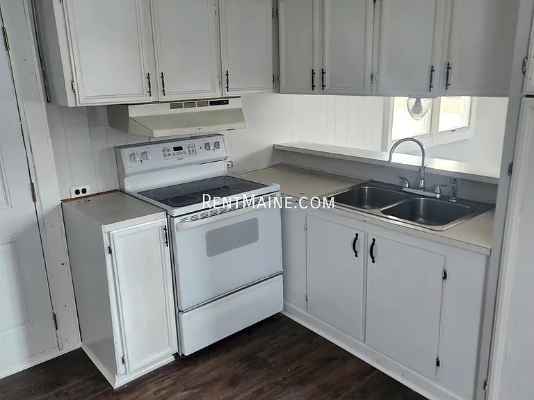 681 Main Rd N #4 — Photo 2