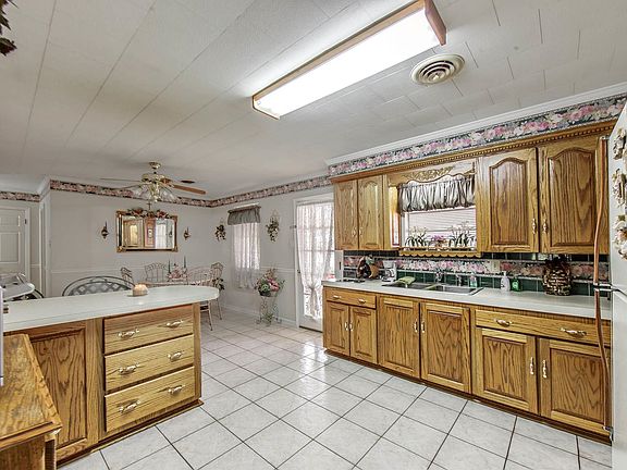 5th image of 1109 Park Dr