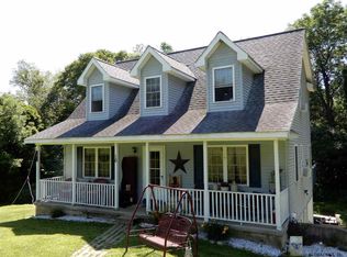 10 Ellyn Ln, Troy, NY 12182