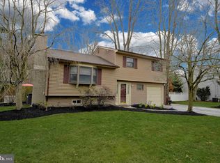 40 Pineybranch Rd, East Windsor, NJ 08512