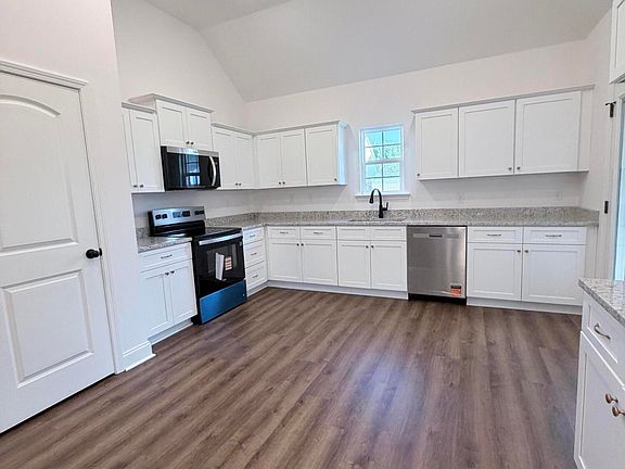 5th image of 6079 River Birch Rd