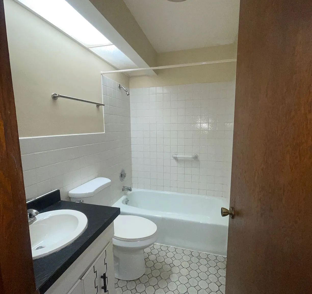 1 bed, 750 sqft, $1,150 — Photo 3