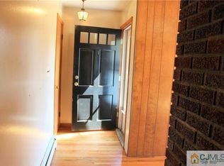 2 Milton Pl, Middlesex, NJ 08846