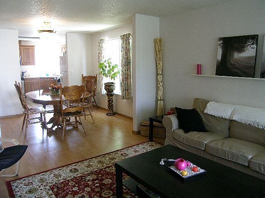 Living to Dining to Kitchen