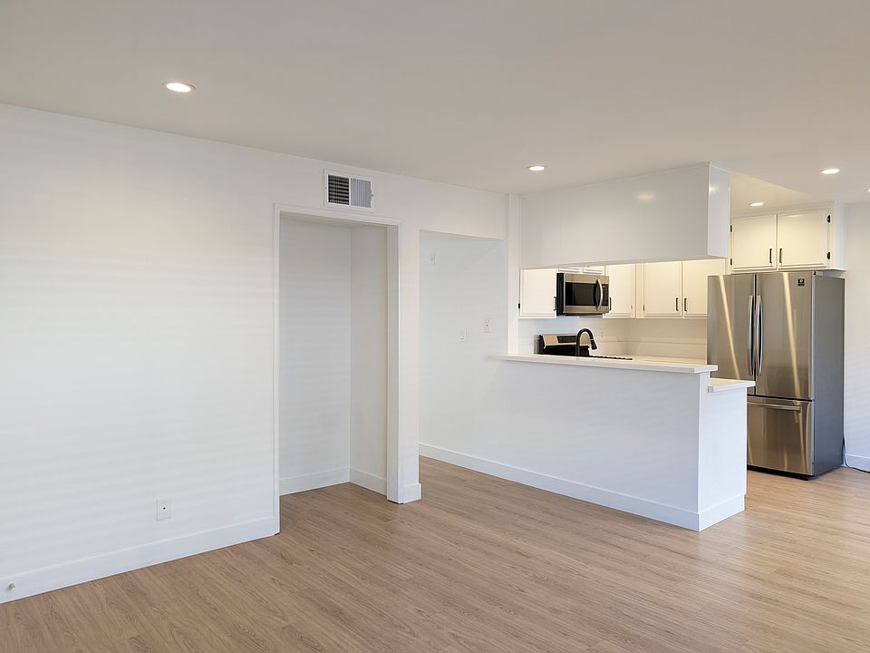 1st image of 800 Orange Grove Ave APT 109