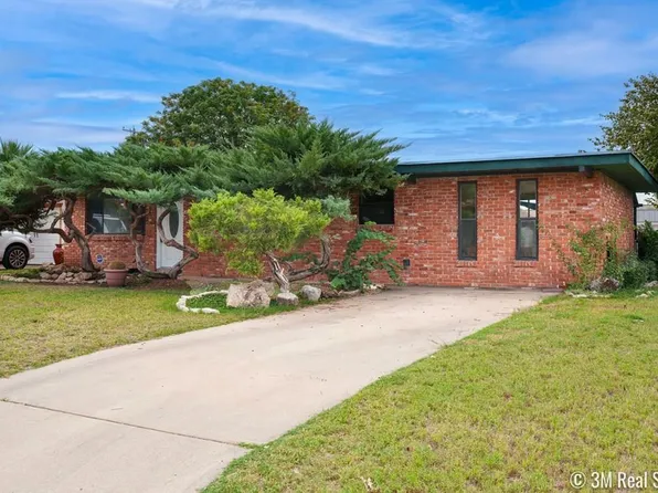 3141 S Oxford Dr, San Angelo, TX 76904