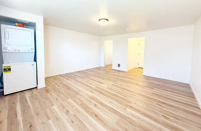 Sheridan Park Apts - Lebo Blvd - 12 — Photo 4