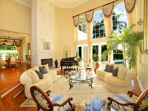 Home For Sale In Broken Sound