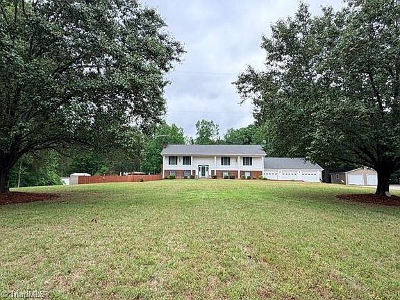5th image of 786 Central Rd