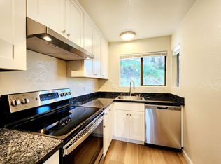 1057 Continentals Way APT 11, Belmont, CA 94002