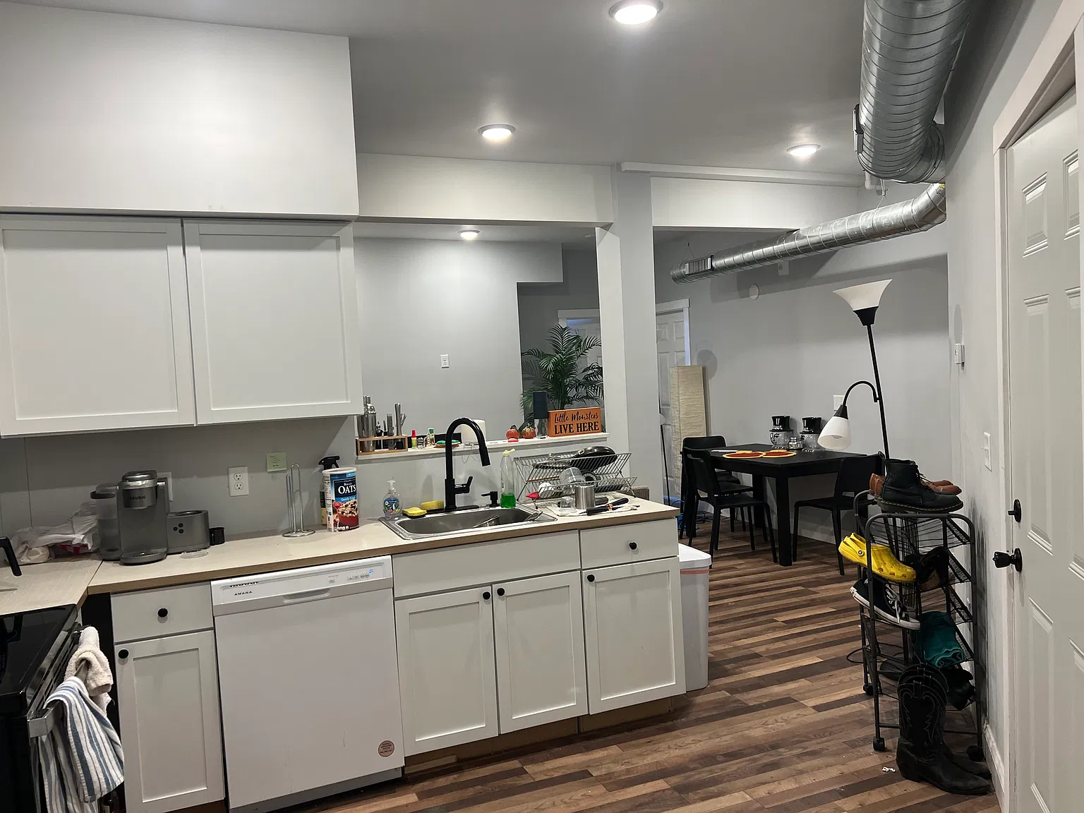 5 bed, 2000 sqft, $3,000 — Photo 2