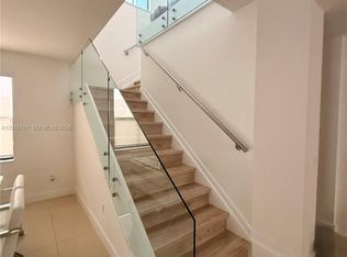8640 NW 101st Pl #1, Miami, FL 33178