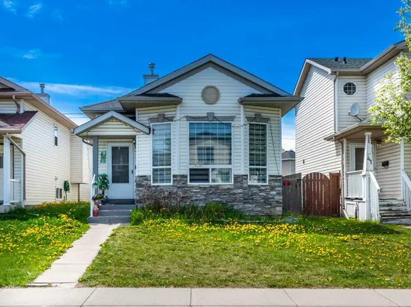 45 E Martin Crossing Cres NE, Calgary, AB T3J 3S8