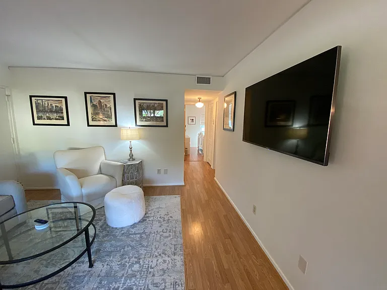 Hallway to bedrooms
