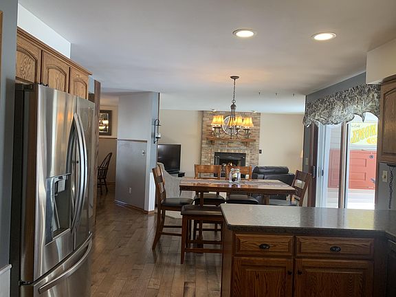 5th image of 8371 W Hillsdale Dr