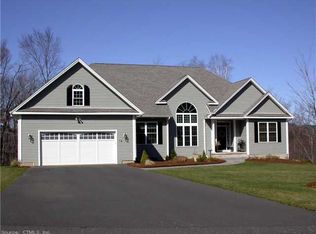 16 Beaudry Ln, Bloomfield, CT 06002