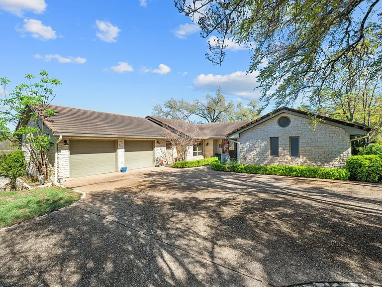604 Rolling Green Dr — Photo 4