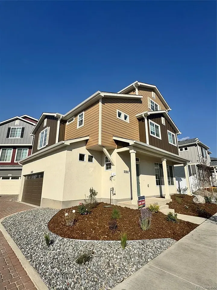 21843 E 38th Pl — Photo 2