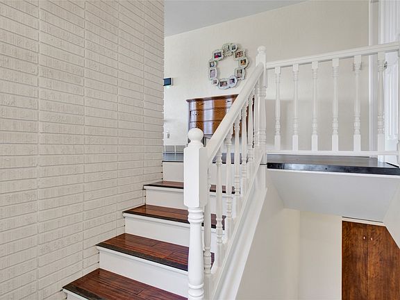 4th image of 1225 Buena Dr