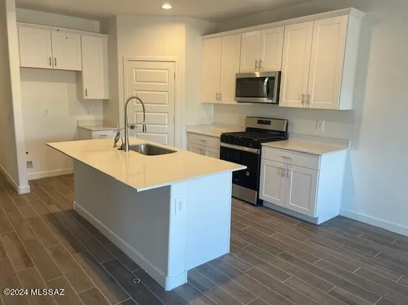 14131 E Canidae Dr, Vail, AZ 85641