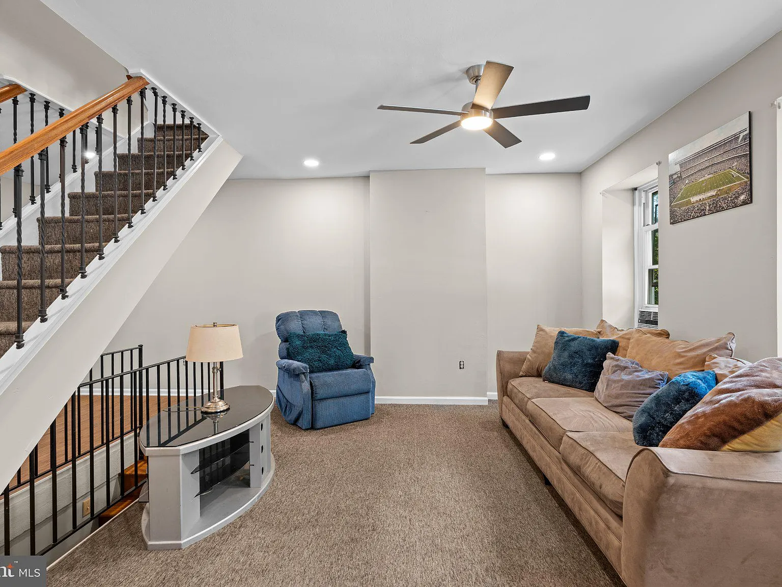4 bed, 2.0 bath, 1680 sqft, $2,500 — Photo 2