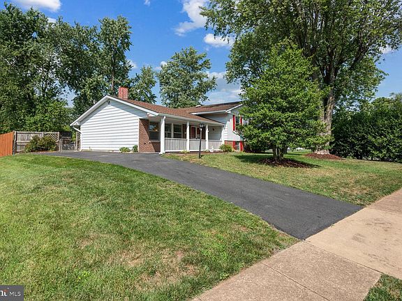 4th image of 100 W Frederick Dr