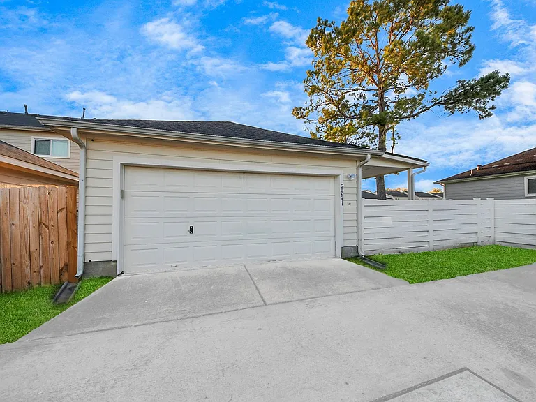 20641 Patriot Park Ln — Photo 33