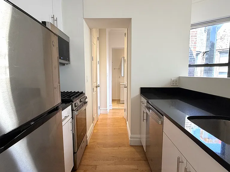 35 Bedford St #31 — Photo 4