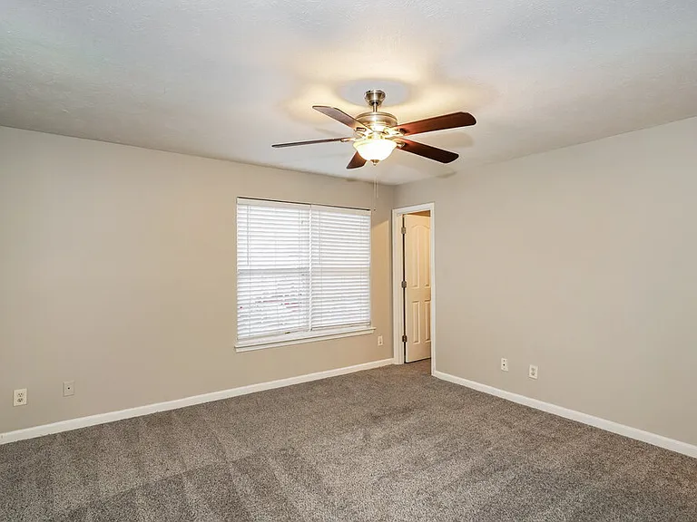 712 Holland Ridge Dr — Photo 12