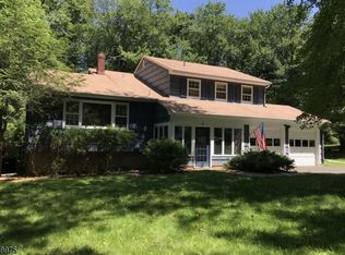 2 Highfield Cir, Mendham, NJ 07945