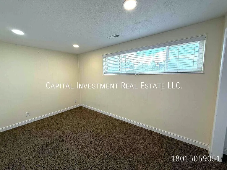 1102 E Sego Lily Dr — Photo 13