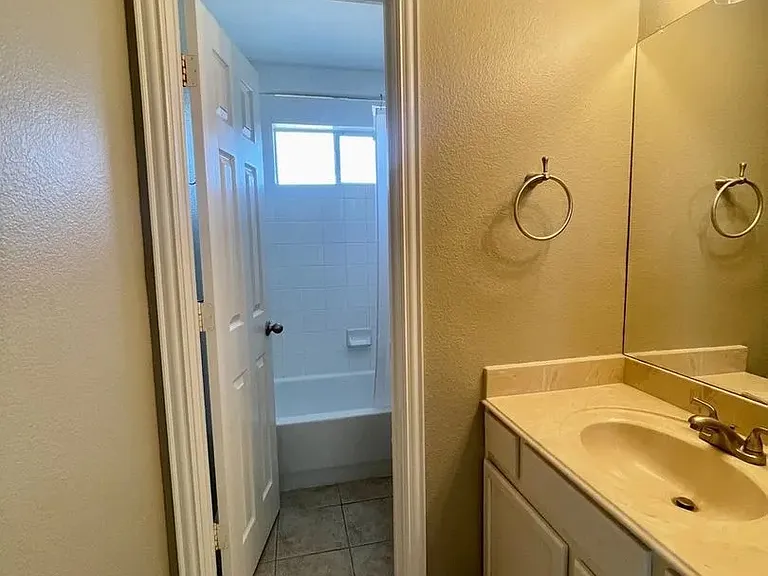 1965 Timber Oaks Dr — Photo 2