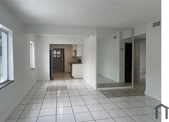 3rd image of 1881 NW 52nd St