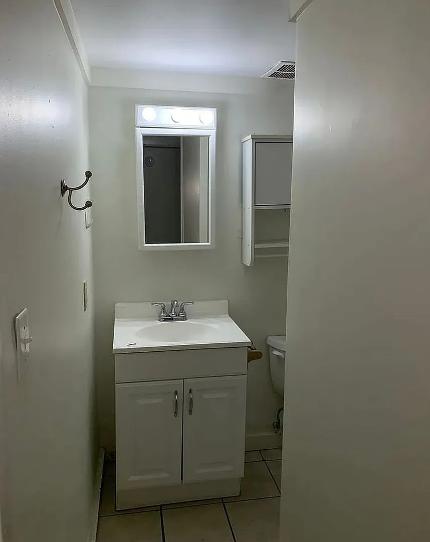 107 S Bryan — Photo 1