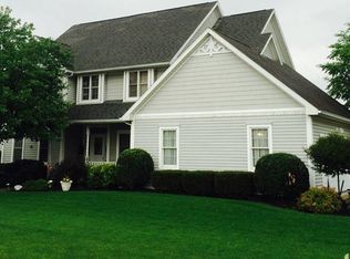 915 Fieldstone Ct, Wapakoneta, OH 45895