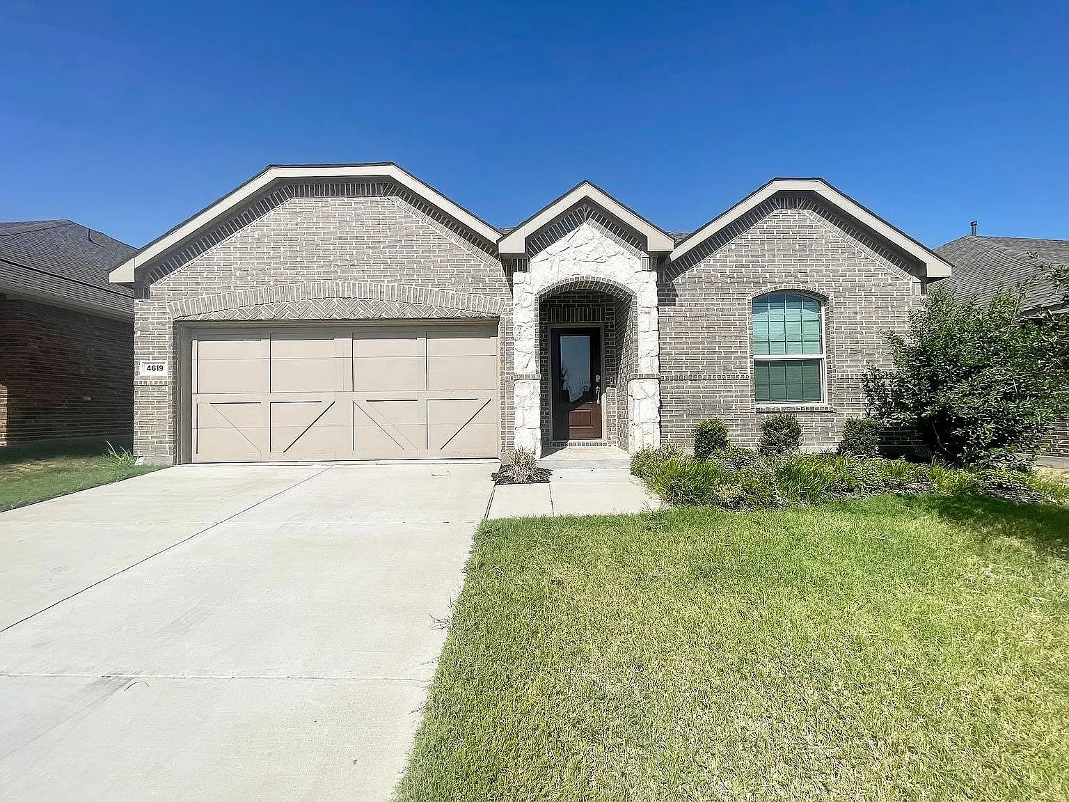 4 bed, 1861 sqft, $3,383 — Photo 1