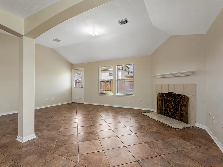 6023 Barany Ct — Photo 35