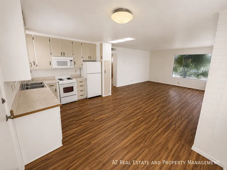 420 W Clark St #A — Photo 10