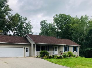 6582 White Pine Dr, Greenville, MI 48838