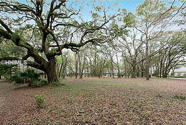 2nd image of 10 Dahlgren Ln