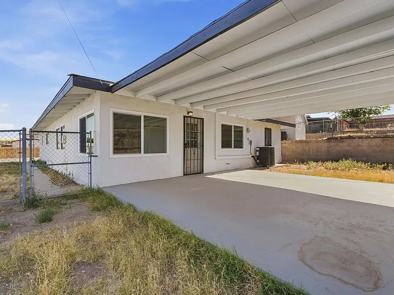 937 Elizabeth St — Photo 24