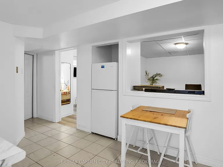 18 Wakil Dr #2 — Photo 4