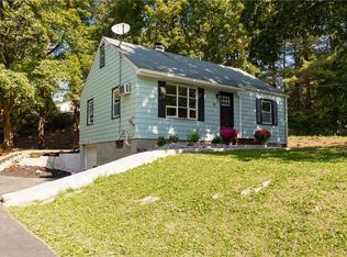 10 Bishop Dr, Poughkeepsie, NY 12603