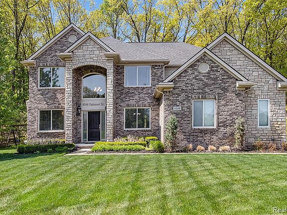 4th image of 9348 Oakmont Dr