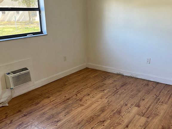 5th image of 2154 Bradford St APT 203