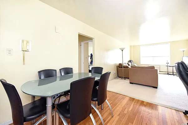 Sold by Voro, LLC | media 14