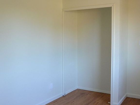 5th image of 267 Wetmore Ln
